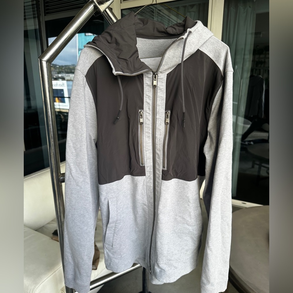 LuluLemon Men’s MD Running Jacket